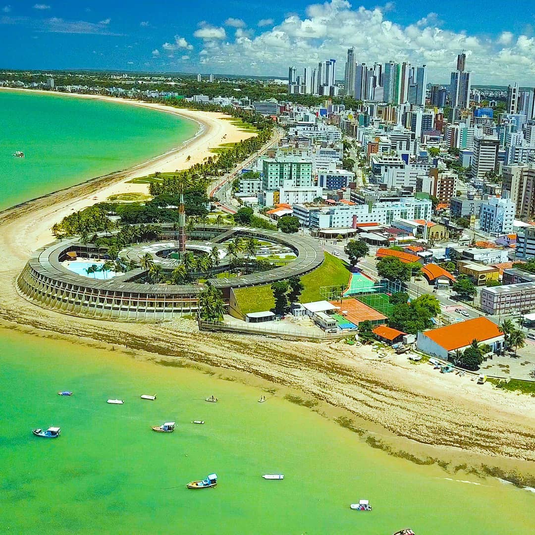 Onde ficar em João Pessoa? Que tal na praia de Tambaú!?